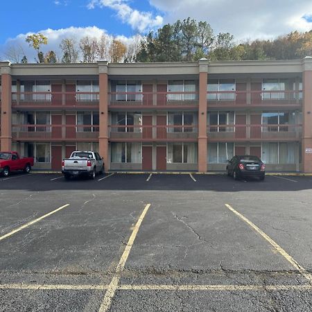 Oyo Hotel Harriman Near I-40 ภายนอก รูปภาพ
